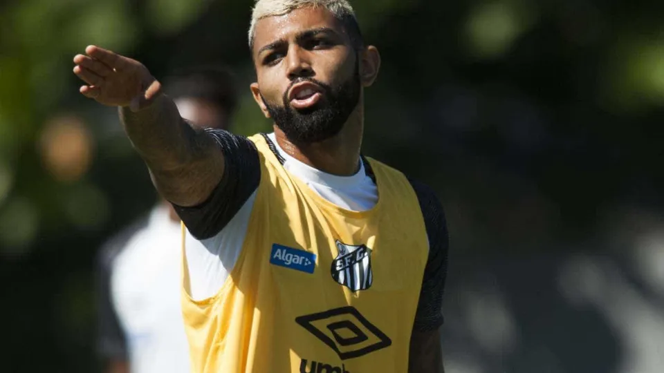 Gabigol participa de 1º treino no Santos e exalta o clube em vídeo: 'É uma causa'