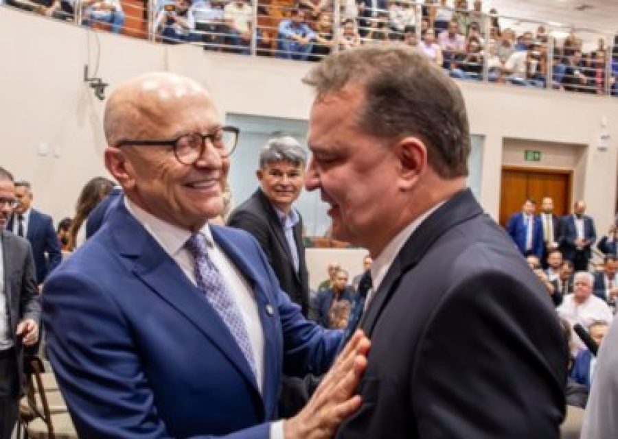 Quando a Assembleia deixou de abaixar a cabeça: a ofensiva de Max Russi contra o Governo e a reação de Pivetta